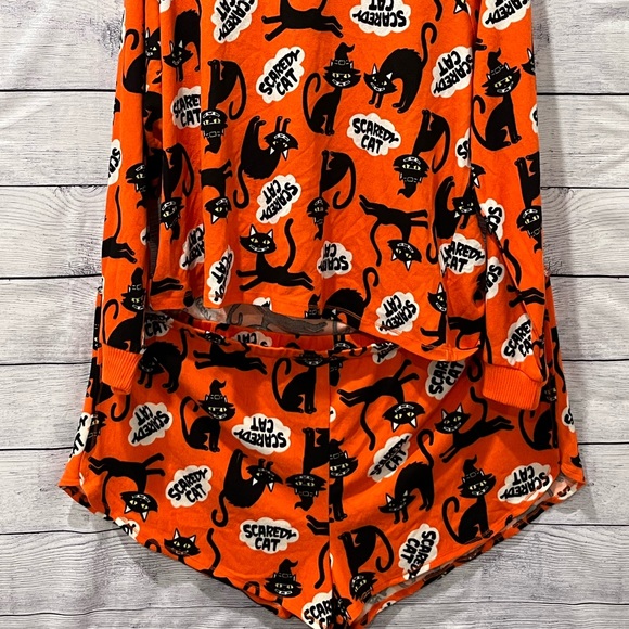 Scaredy Cat Halloween Pajamas 2 piece set. Black and Orange XL top/3XL bottoms. - Picture 10 of 13